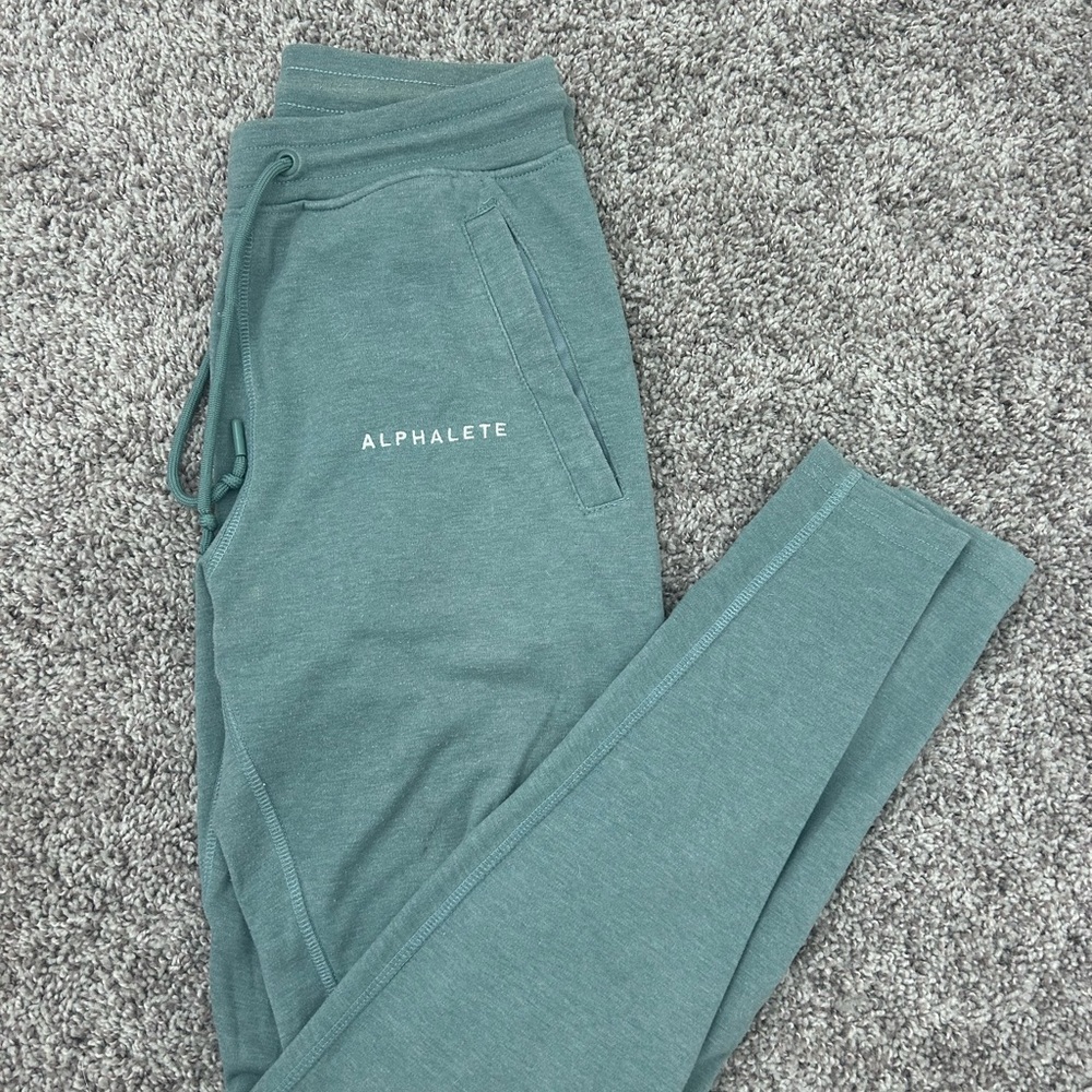 Alphalete Women’s Joggers Small